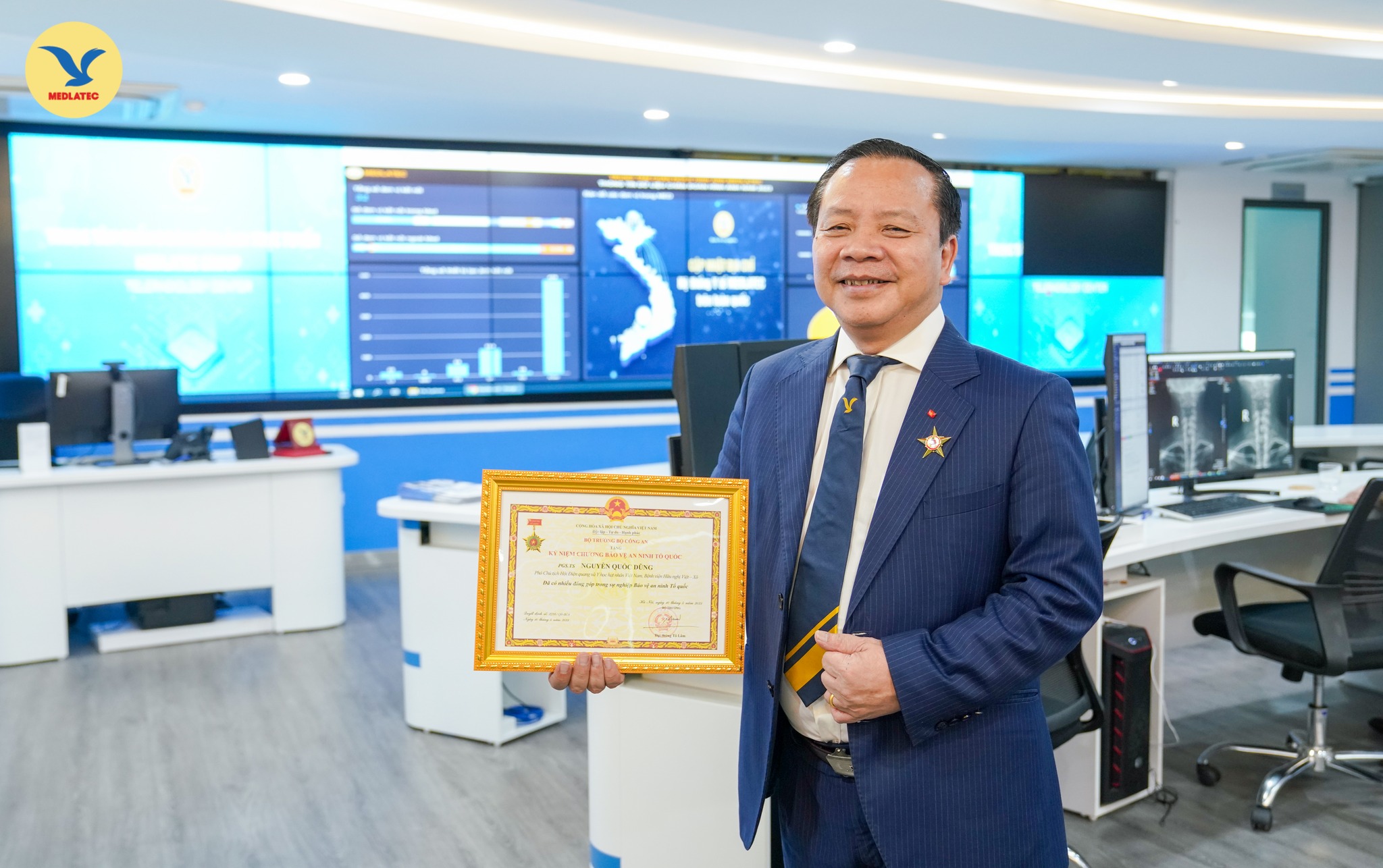 PGS. TS. BSCC Nguyễn Quốc Dũng vinh dự nhận Kỷ niệm chương vì đóng góp quan trọng trong phát triển KH&CN của lực lượng công an nhân dân